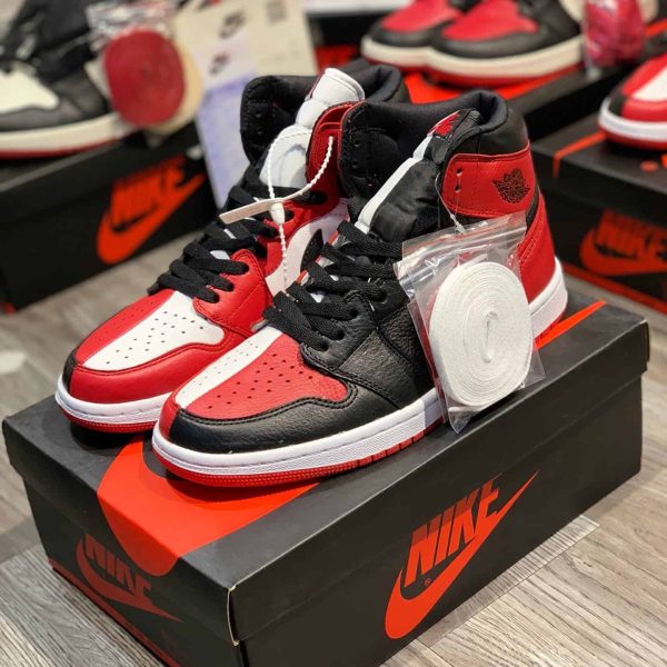 Nike Air Jordan Retro 1 68X67L