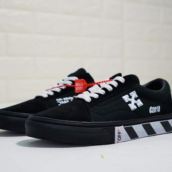 Off-White x Vans Y94EUR