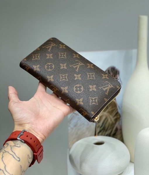 Cartera Louis Vuitton LV4862