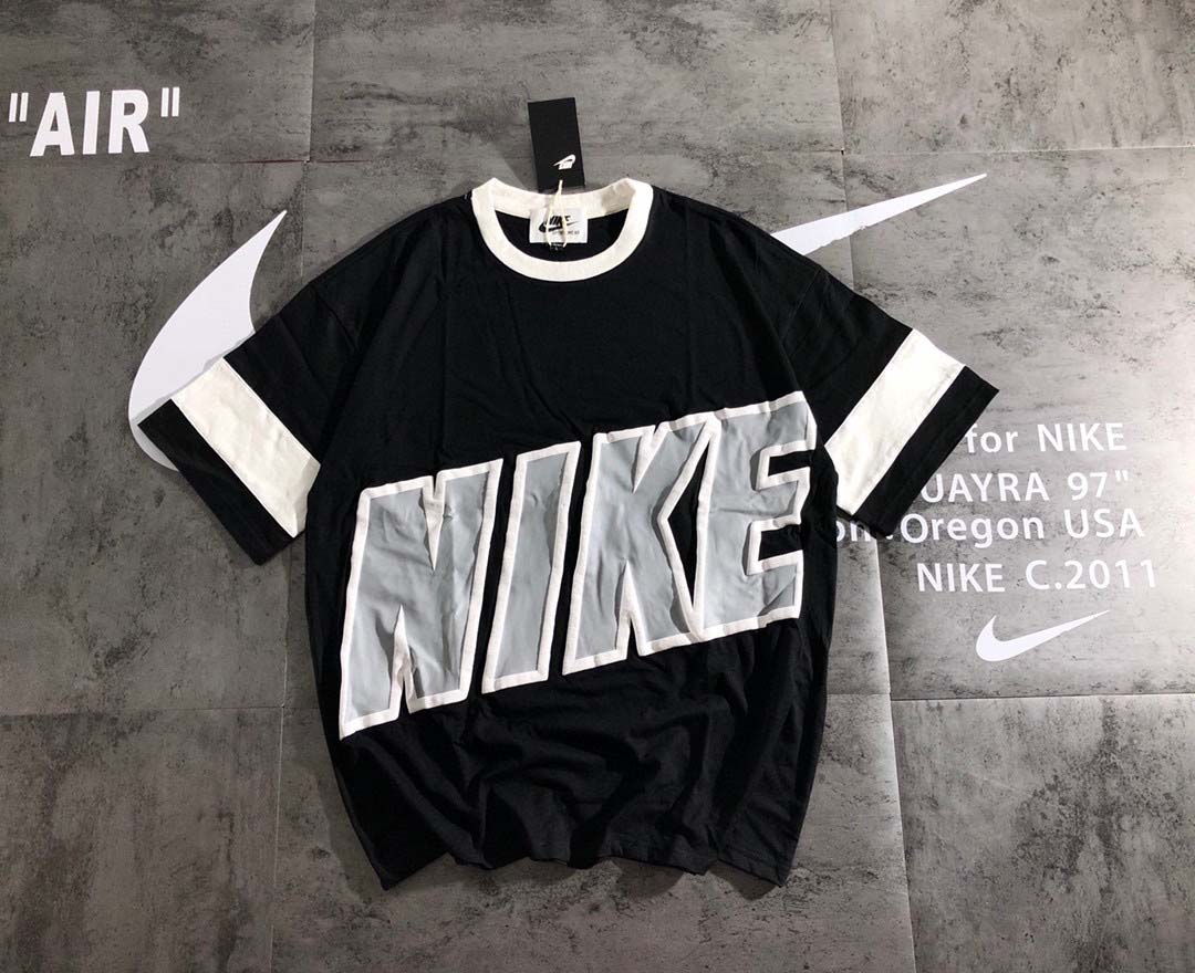 Desarmamiento Jirafa junto a Camiseta Nike 5UXSQG (2COLORES) — TrapXShop