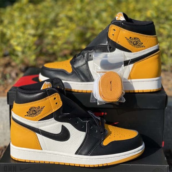 Nike Air Jordan 1 Retro High OG Yellow Toe