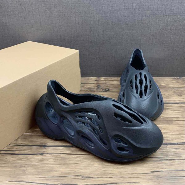 Adidas Yeezy Foam 9SV5Y3