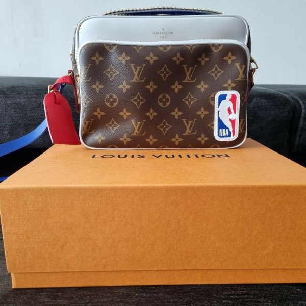 Bolso Louis Vuitton x NBA Nil Messenger LV02NB