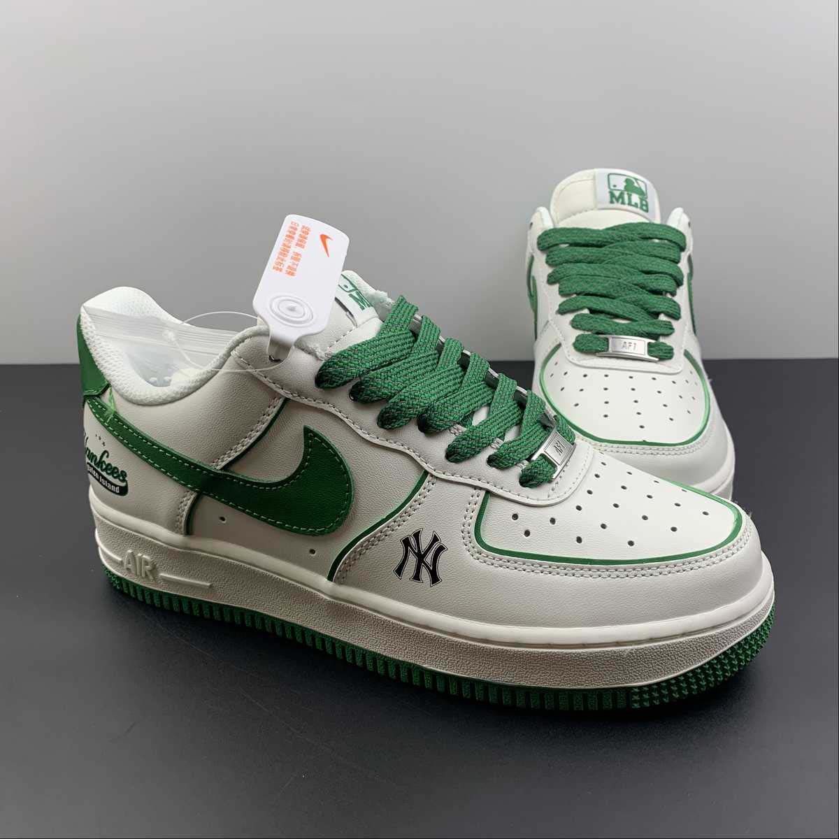 AIR FORCE ONE HIGH/ YANKEES. Nuevo, caja y cubrepolvos. #5mx y 6.5