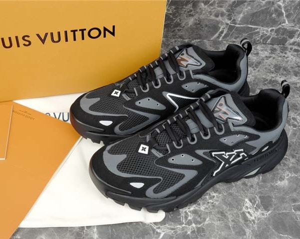 Louis Vuitton IO4563