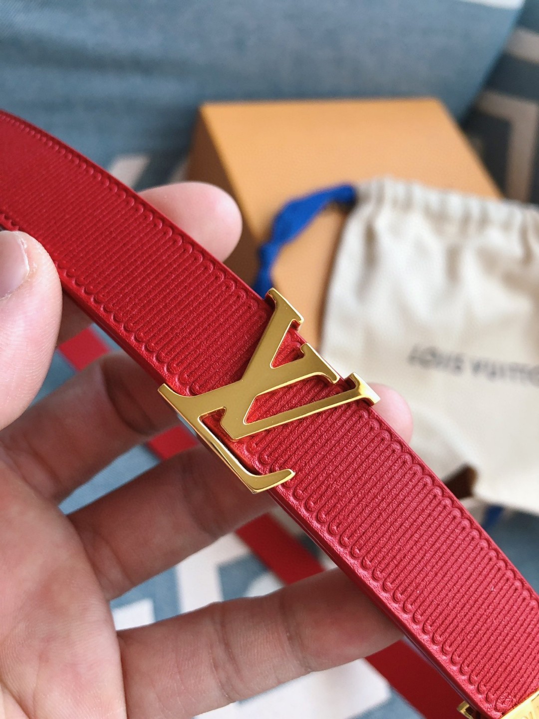 Milanuncios - Cinturón Luis Vuitton rojo