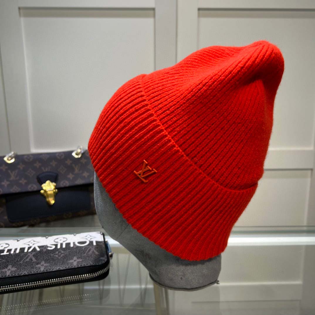 Hermoso Gorro Louis Vuitton 💎 Nueva coleccion🔥 Compramos todo tipo de  marcas de lujo 💯% Original comprado directamente en las tiendas de…