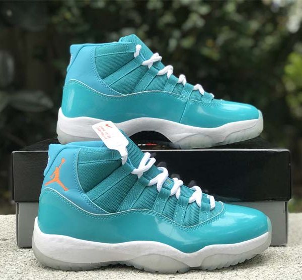Air Jordan 11 Retro Mid 597KX6
