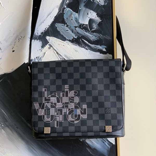 Bolso Louis Vuitton District Messenger PM Damier Graphite