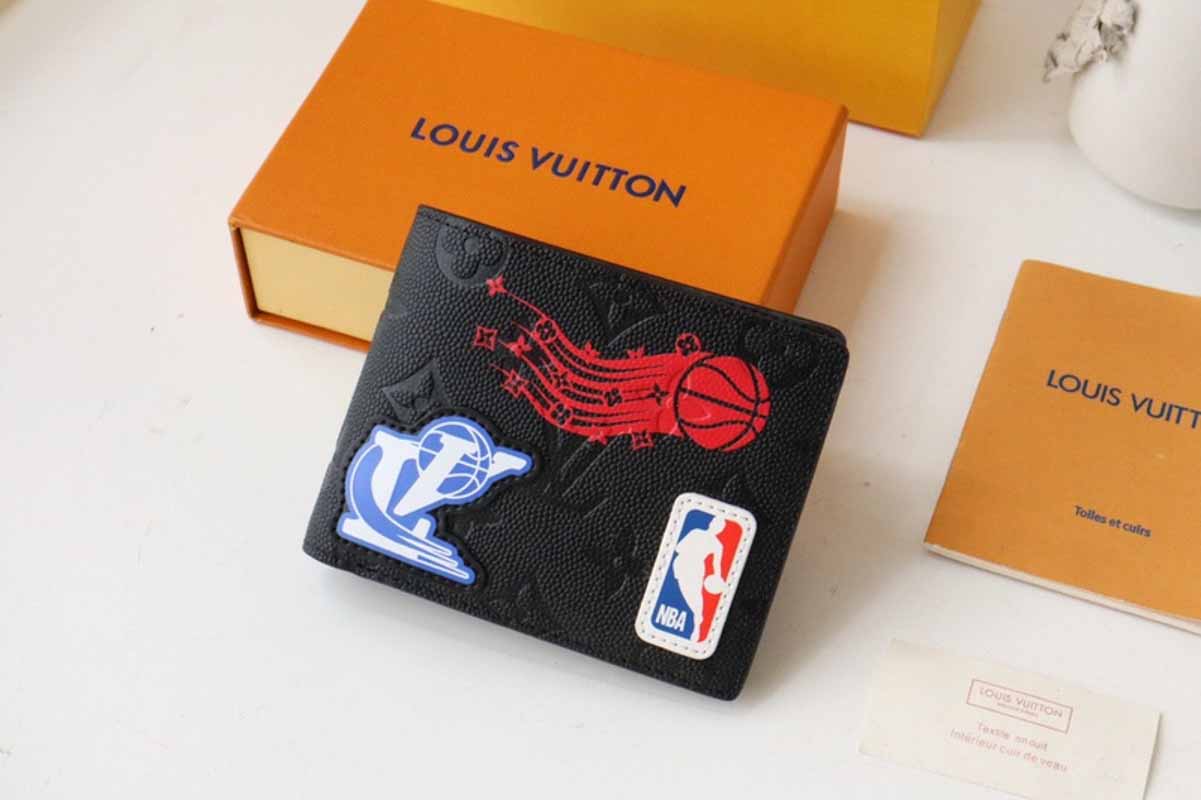 Cartera Louis Vuitton x NBA Hero Jacket Leather Multiple Wallet