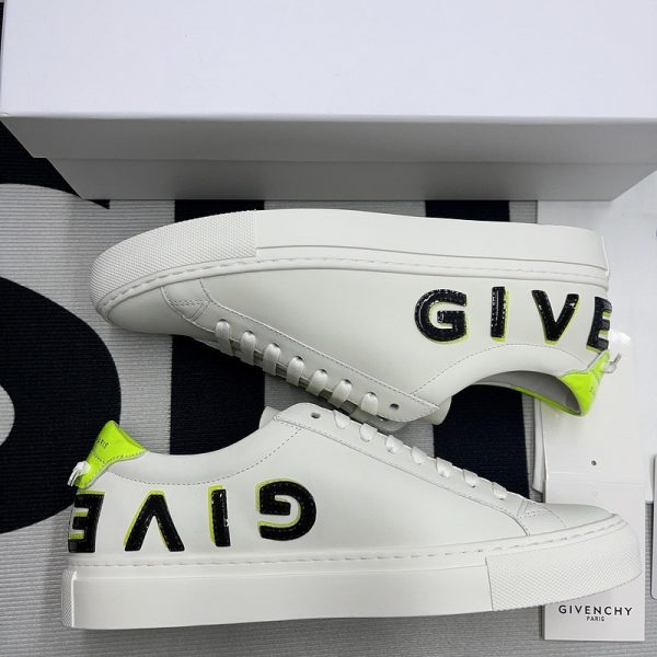 Givenchy 7UHYJ3