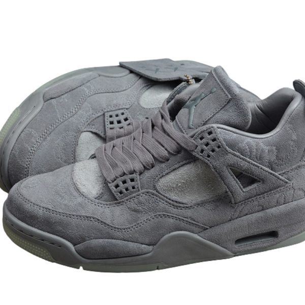 Air Jordan 4 Retro x Kaws YTD7PX