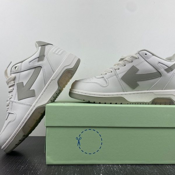 Off-White Out Of Office 7R54MU