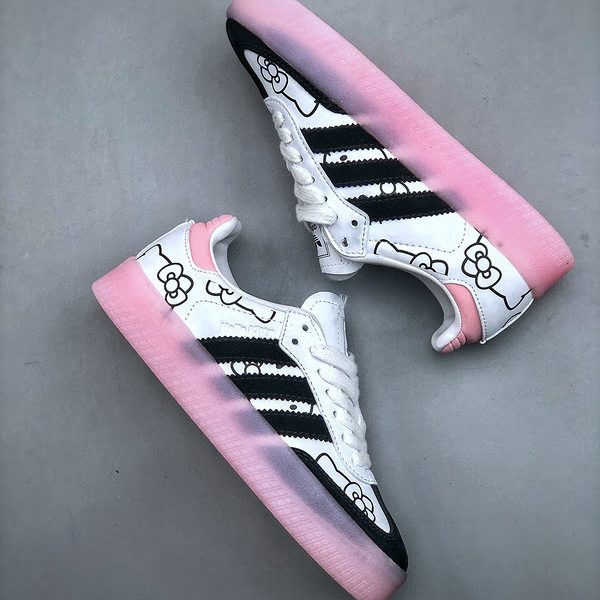 The Hello Kitty x Adidas Samba 2 9XWVJM
