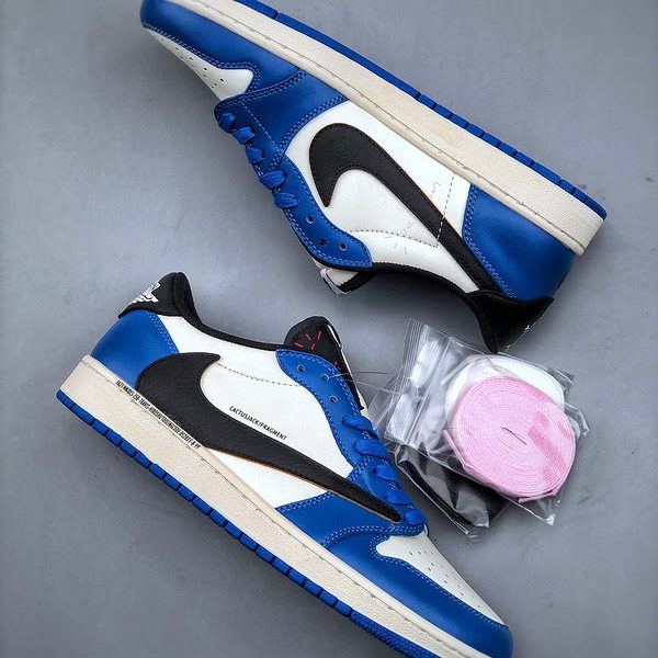 Travis Scott x Nike Air Jordan 1 Low DZWN3E