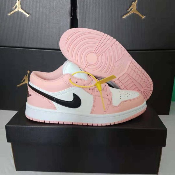 Air Jordan 1 Low UVDVK