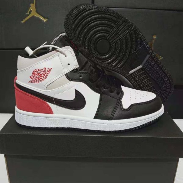 Air Jordan 1 MID YMX3BE