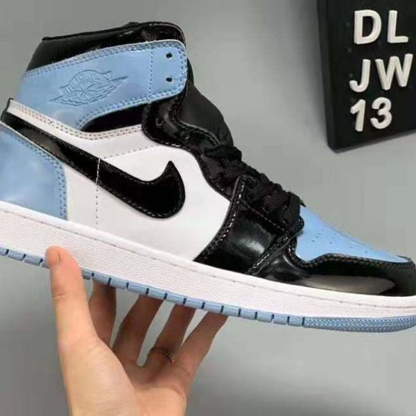 Air Jordan 1 Mid 99VVA