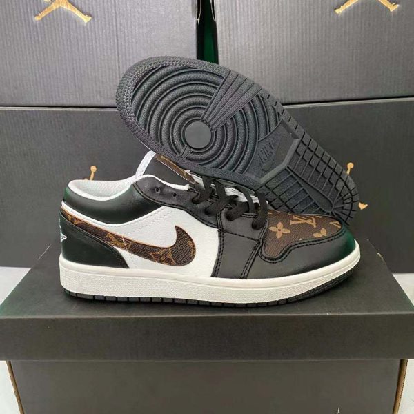 Air Jordan 1 Low JVD1A