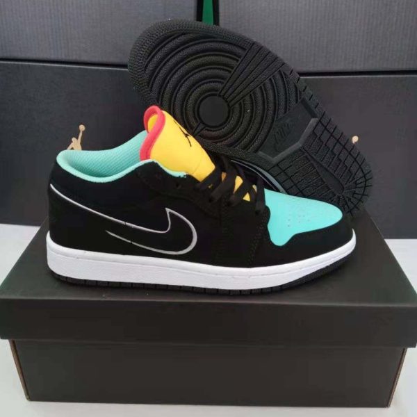 Air Jordan 1 Low UV001