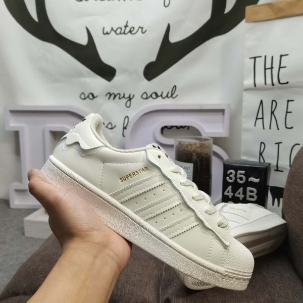 Adidas Superstar 22LK2A