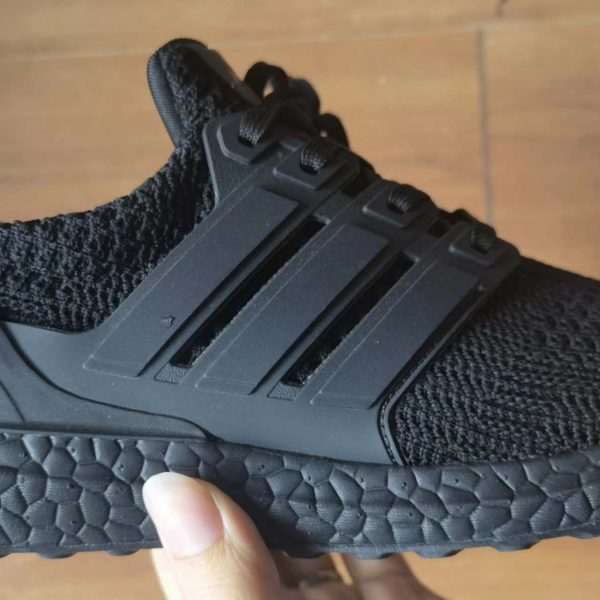 Adidas Ultraboost 4.0 DNA CORE BLACK ACTIVE RED D3WJAX