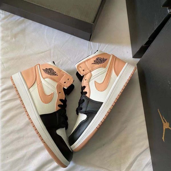 Nike Air Jordan 1 6HKAVB