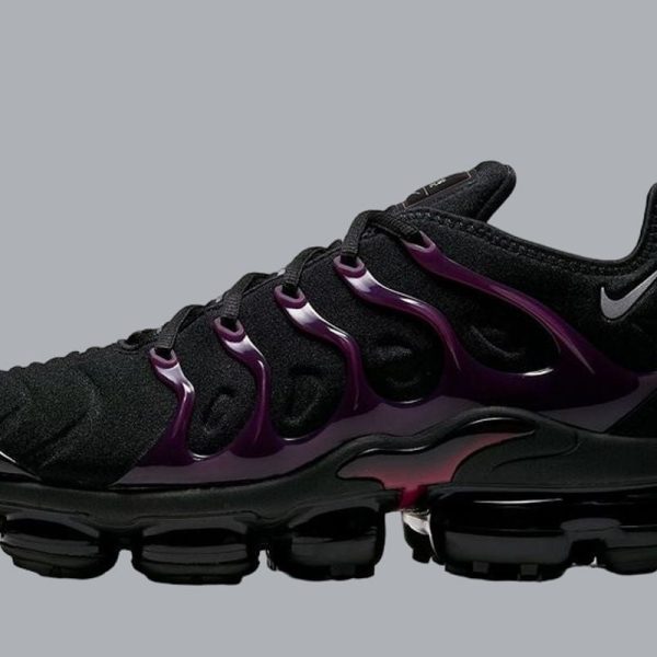 Nike Air VaporMax Plus ''Black & Noble Red''