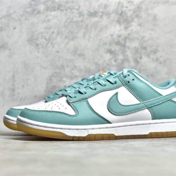 Nike SB Dunk Low Green Glow