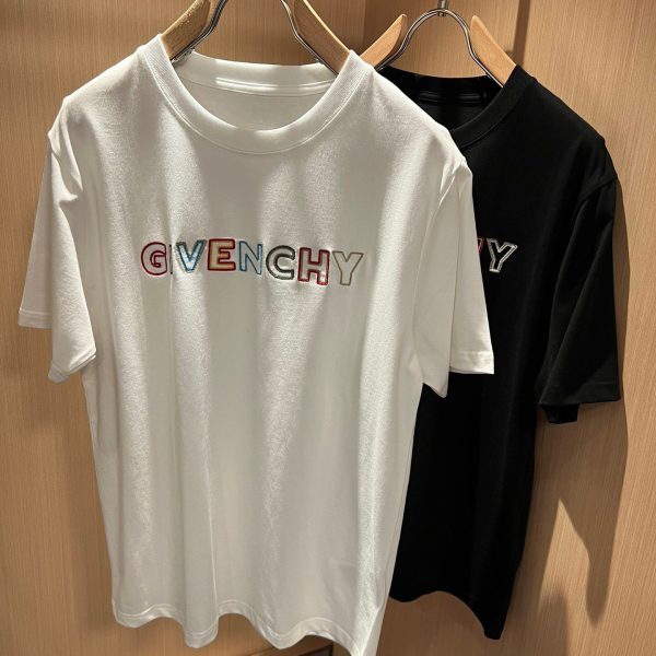 Camiseta Givenchy 4TK2WP (2COLORES)
