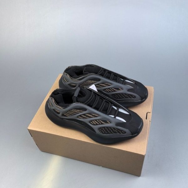 Adidas Yeezy 700 V3 E7T3PL