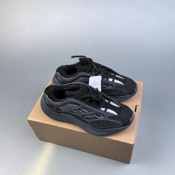 Adidas Yeezy 700 V3 E7T9PL