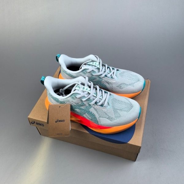 Asics Novablast V9N8ML