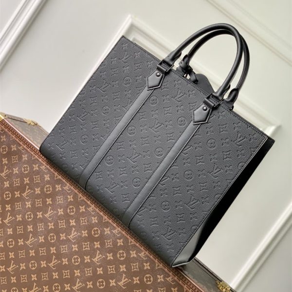 Bolso Louis Vuitton KBC8J1