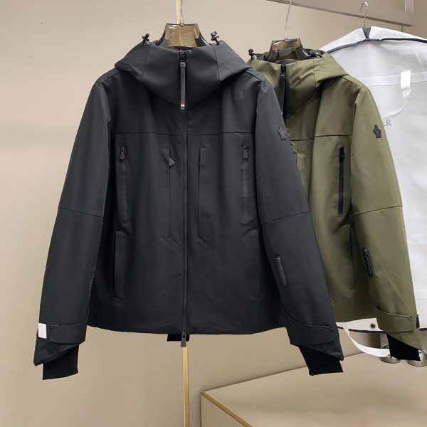 Cortavientos Moncler V8W9X0 (2COLORES)