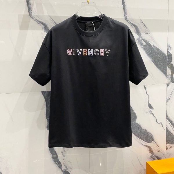 Camiseta Givenchy Z8P3MR