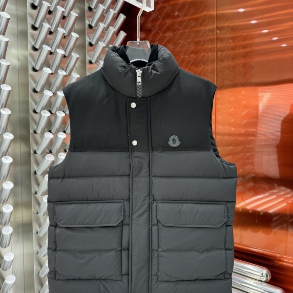 Chaleco Moncler F4G5H6