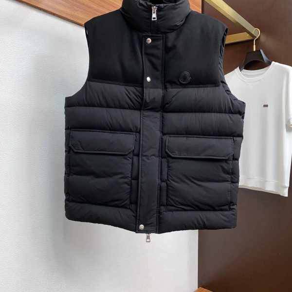Chaleco Moncler Q3R4S5