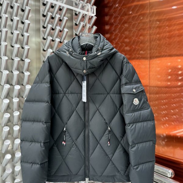 Chaqueta Moncler F2G3H4