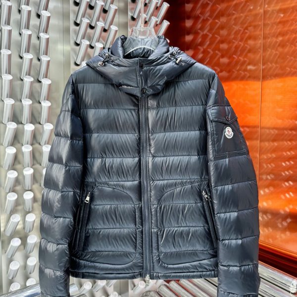 Chaqueta Moncler V0W1X2