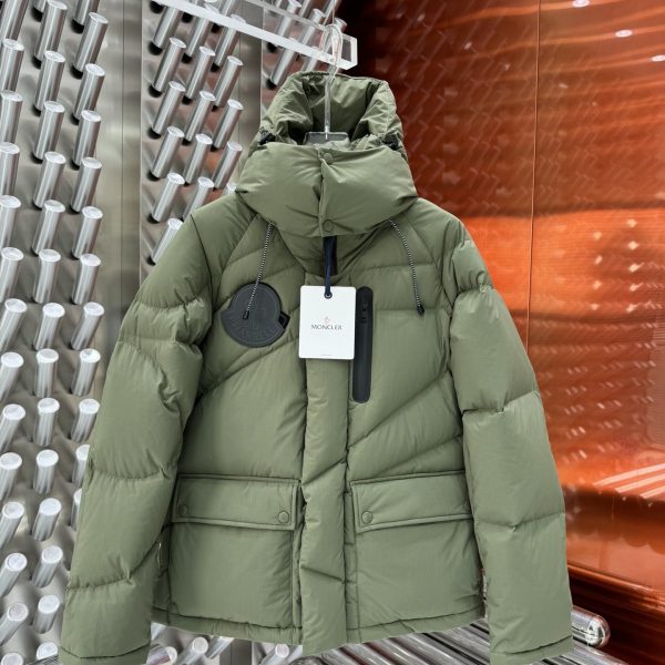 Chaqueta Moncler x Pharrell Williams L8M9N0 (3COLORES)