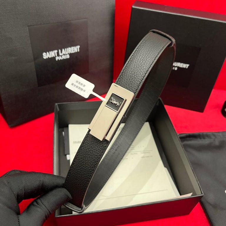 Cinturon Yves Saint Laurent W0G3UM