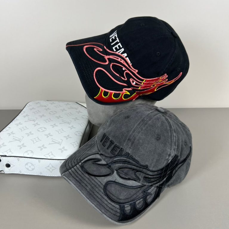 Gorra Vetement P9N1ZV (2COLORES)