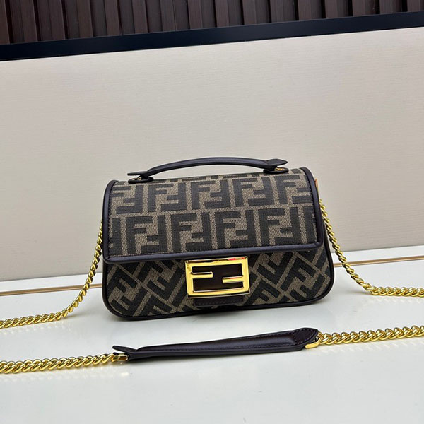 Bolso Fendi Baguette Chain