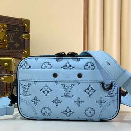 Bolso Louis Vuitton Alpha Wearable Wallet