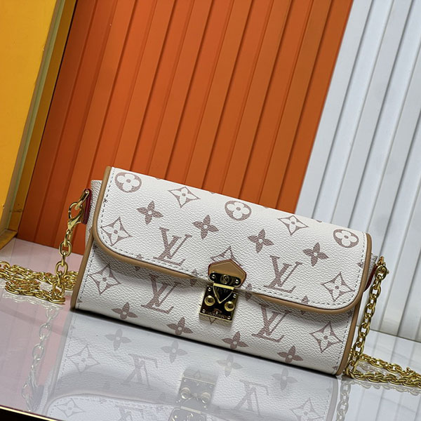 Bolso Louis Vuitton Camille Q2N6A9