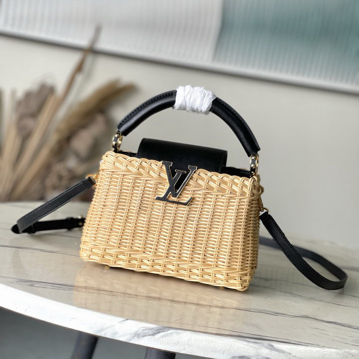 Bolso Louis Vuitton Capucines A8F5X2