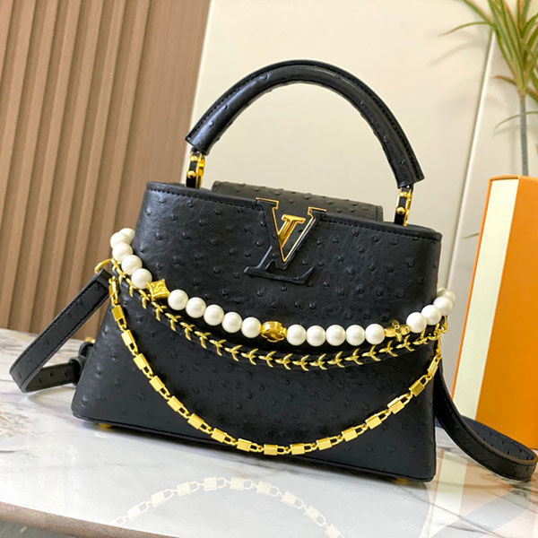 Bolso Louis Vuitton Capucines D4R8F2