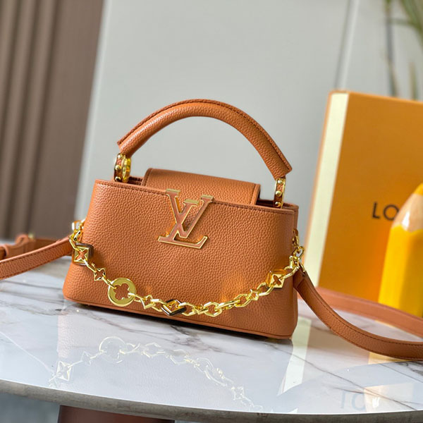 Bolso Louis Vuitton Capucines D8F2R1