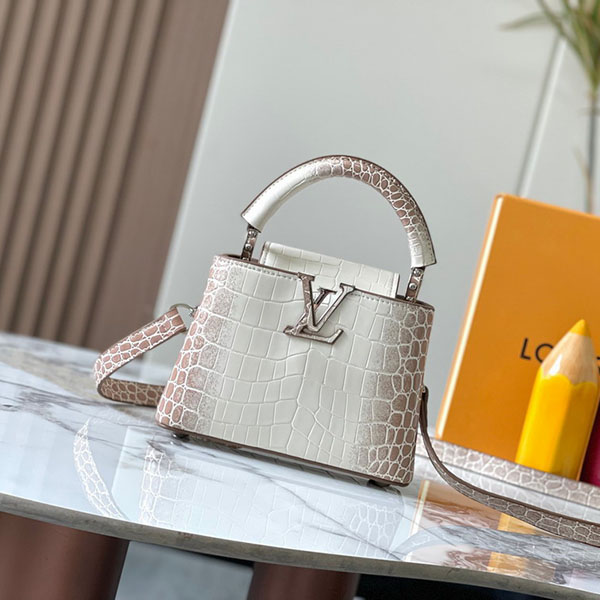 Bolso Louis Vuitton Capucines U4H8W2